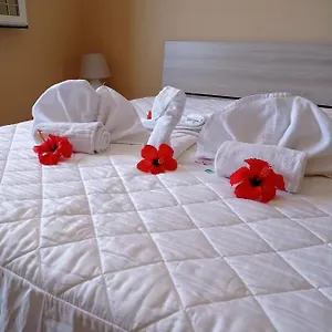 https://villa-belvedere-campofelice-di-roccella.sicilyhotelsitaly.net